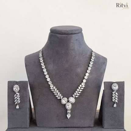 Ritvi Jewels Lia necklace