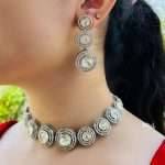 Ritvi Aviya Kundan Diamond Necklace Set