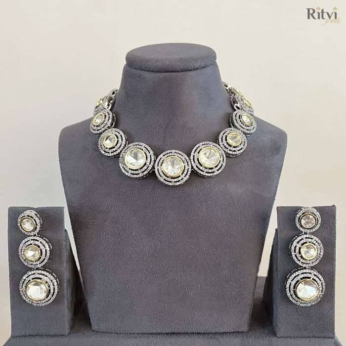 Ritvi Aviya Kundan Diamond Necklace Set