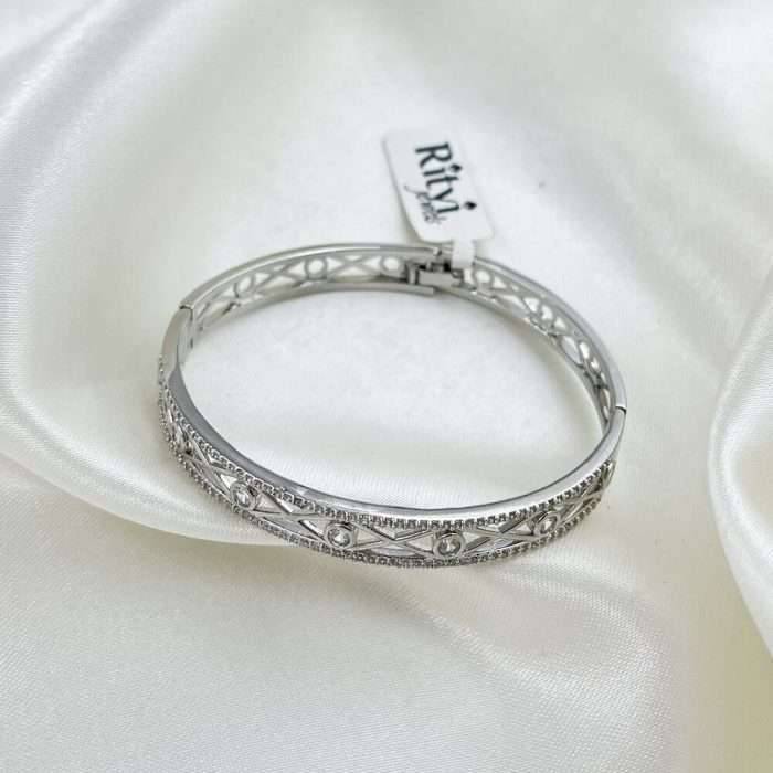 Leisha Silver Zircon Bracelet