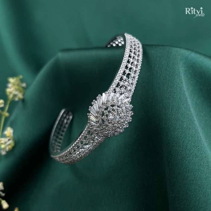 Ritvi Shanaya Diamond Bracelet
