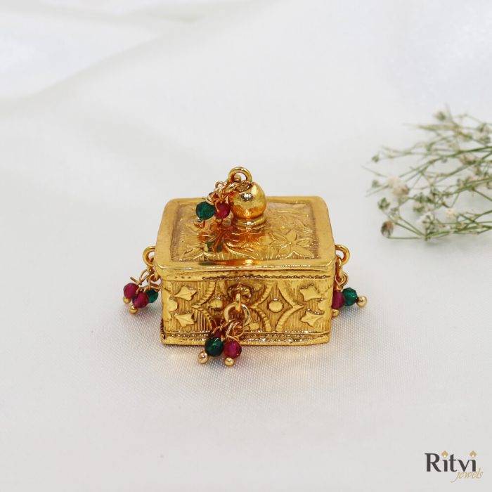 Ritvi Shraddha Gold Sindoor Box