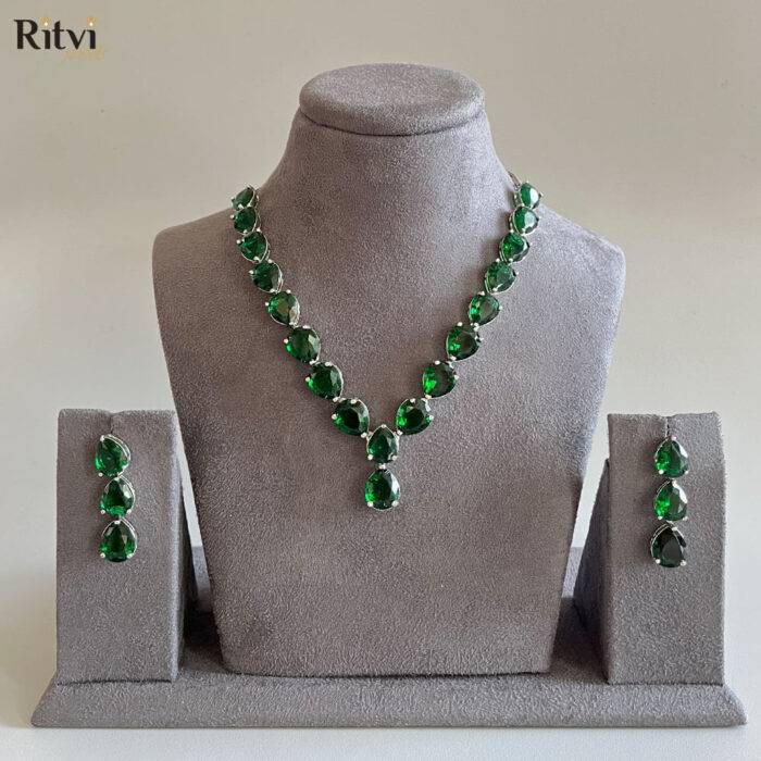 Alaya Green Necklace Set