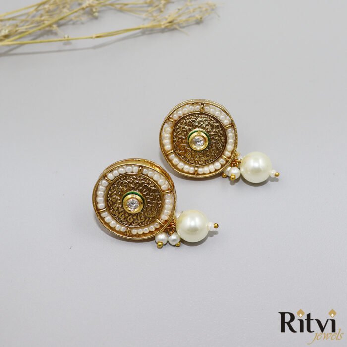 Ritvi Lakshita Gold Kundan Pendant with Earrings