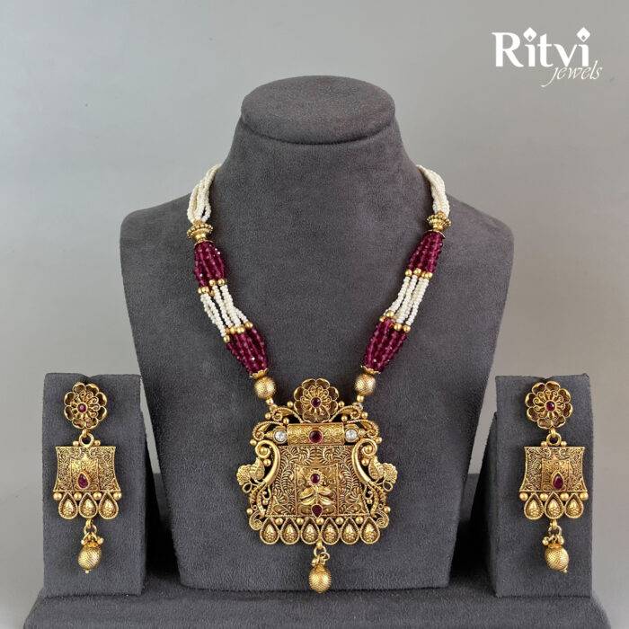 Ritvi Preet Ruby Gold Polish Pendant Set
