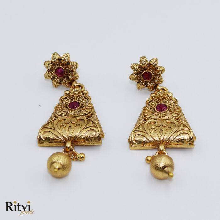 Ritvi Varidhi Gold Long Necklace Set