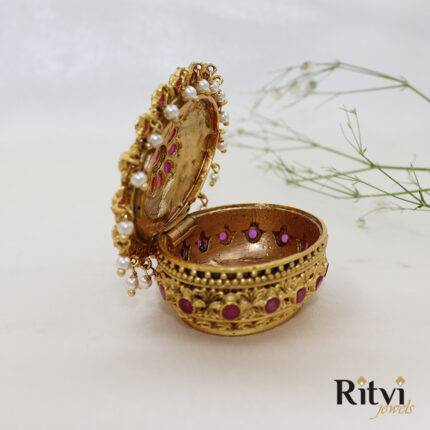 Irya Rajwadi Gold Sindoor Box