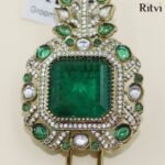 Majestic Emerald Kundan Kalgi - Image 2