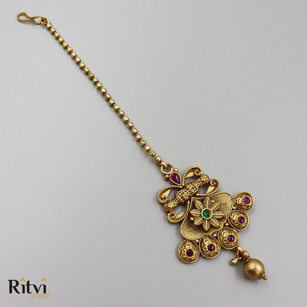 Ritvi-Labdhi-Rajwada-Maang-Tikka-2.jpg Ritvi Labdhi Rajwada Maang Tikka - Image 1
