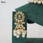 Hitanshi kundan necklace set with mang tika - Image 3