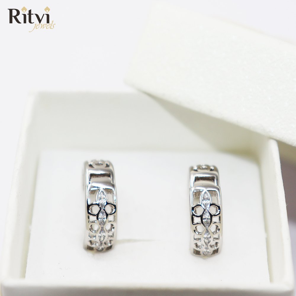Dhavni-silver-earrings-Copy.jpg Dhavni Silver Hoop Earrings - Image 1